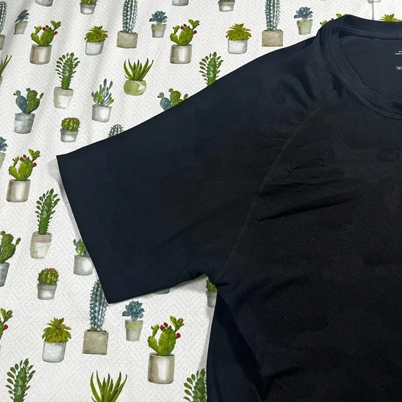 Fabletics Men’s Short Sleeve Shirt Black Camo Print XXL - Picture 5 of 11